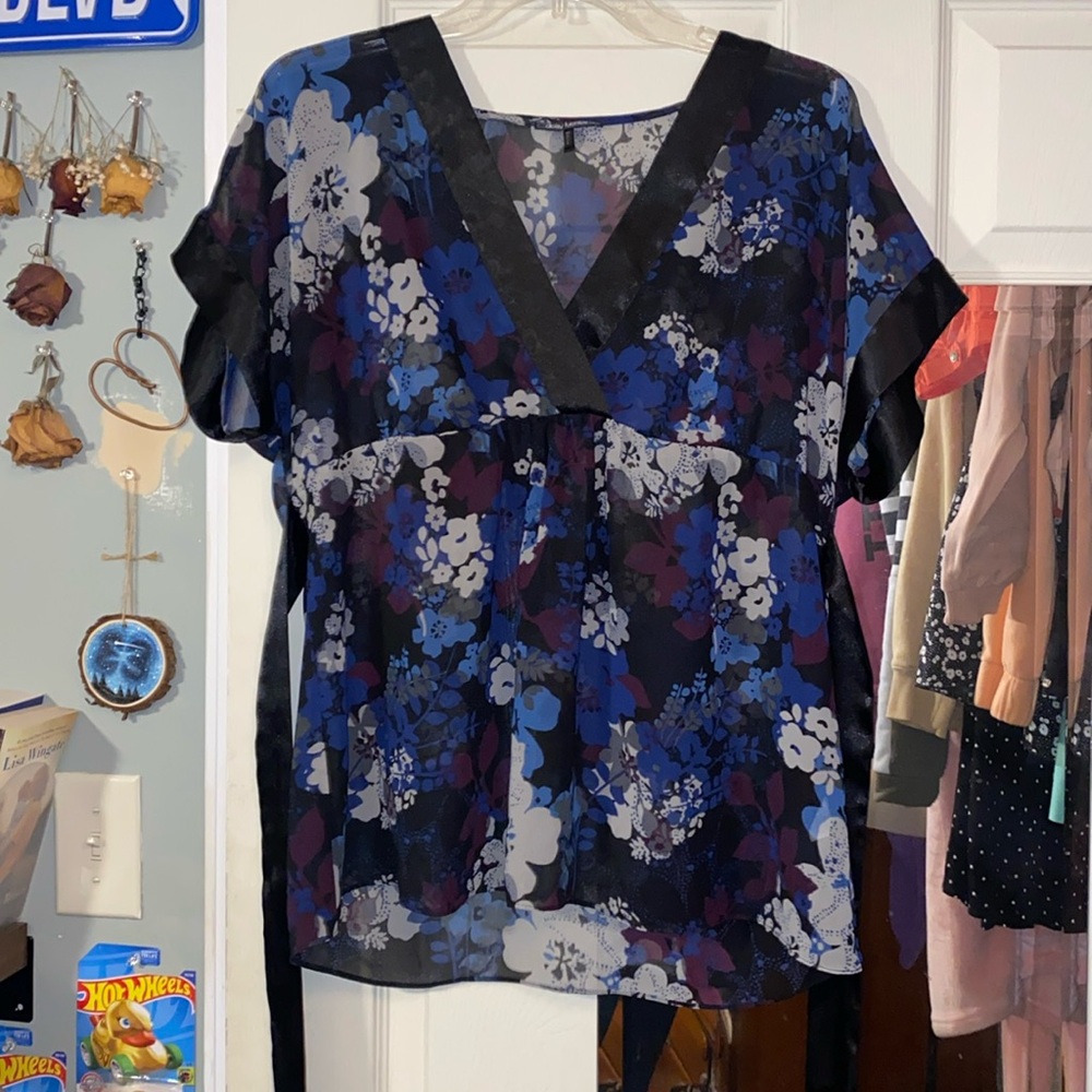 Daisy Fuentes sheer floral shirt